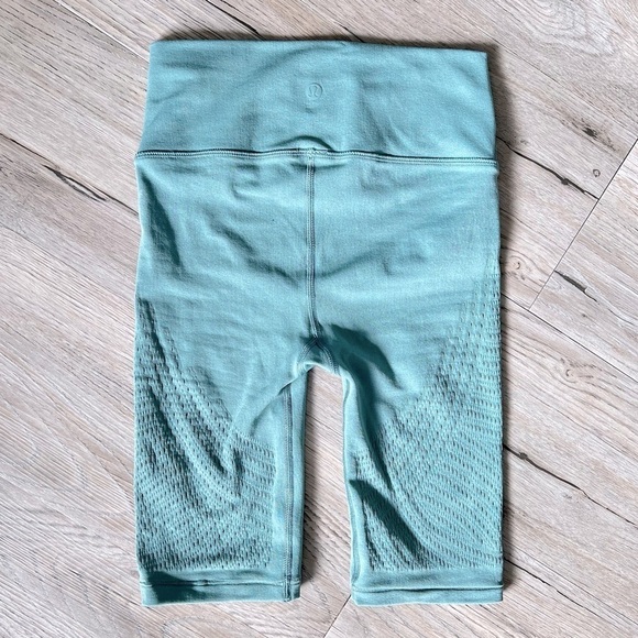 Reveal High-Rise Short by Lululemon​​ - Picture 4 of 5